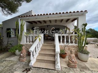 Haus in Sant Lluís-S´Ullestrar-Torret. Casa con terreno en sant lluís