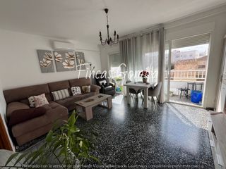 Pis  Campament. Luminoso piso en mah�n con terraza y balc�n, vistas despejadas y