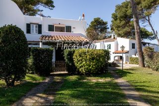 Apartment  Mestral. Apartamento con licencia turística, piscina comunitaria y terraz