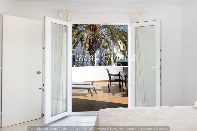 Foto dfe9da9b-28f2-4d71-8a76-fd94dada84d5. Apartament amb piscina a Cala Blanca Ciutadella de Menorca