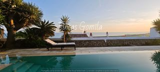 Casa  Central. Chalet con vistas al mar son bou