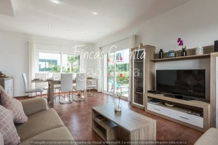 Foto eb8f4226-9326-448a-8eda-1d2d81a2f308. Casa amb piscina a Punta Grossa Es Mercadal