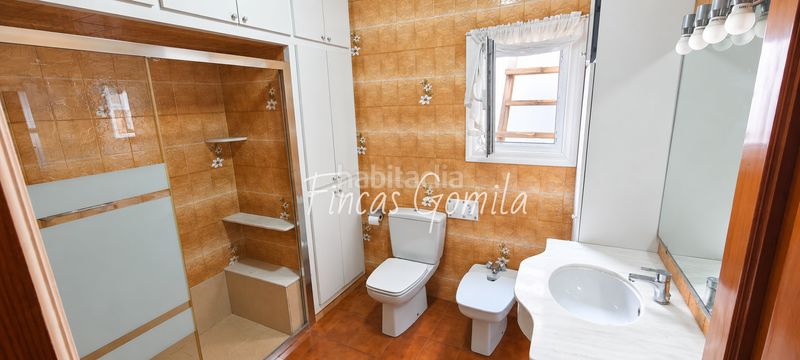 Foto 7703915b-aa93-4463-b229-3c20e0864209. Casa amb aparcament a Ferreries poble Ferreries