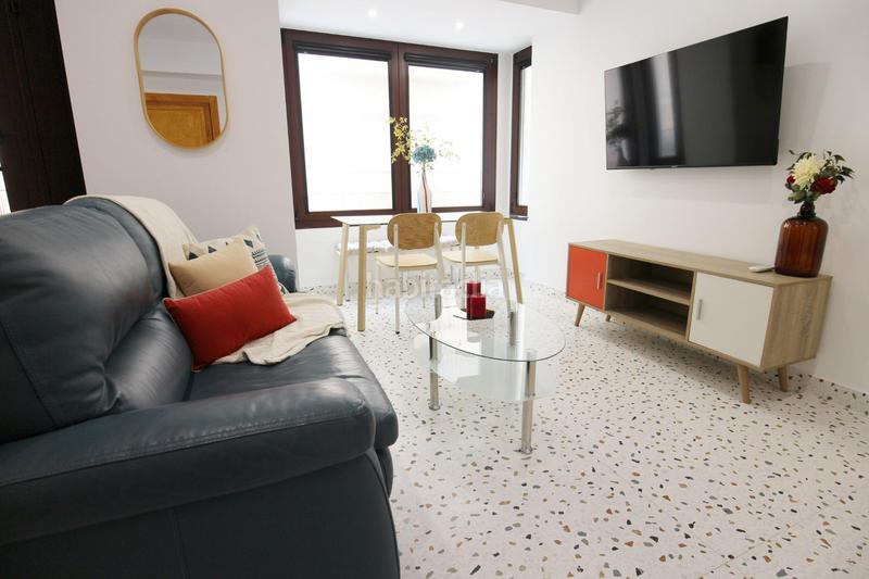 Foto 7d0a3174-8fbb-4a03-a058-f8fe298b16fb. Alquiler ático apartamento en alquiler reformado en Jaén