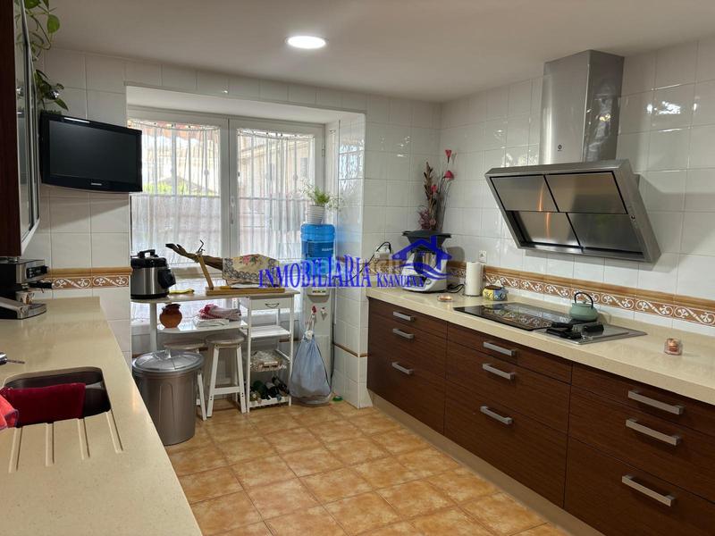 Foto 248bc530-fd85-4d6e-bf9e-b4951dd96038. Xalet amb calefacció aparcament piscina a Paraíso Arenal - La Colina Córdoba