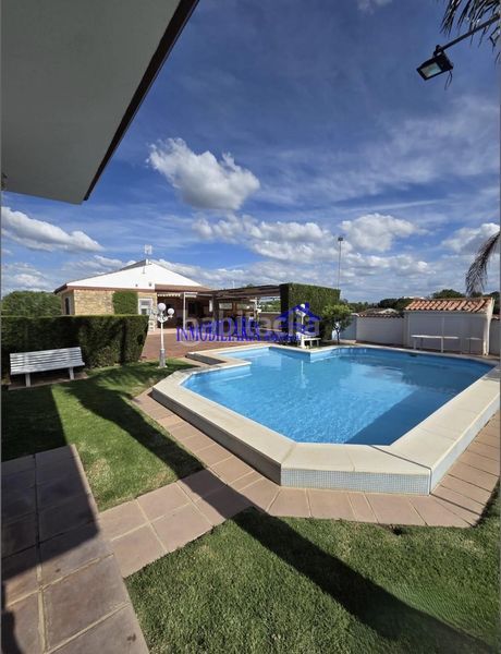 Foto 0d4c387a-8518-4577-9f12-de326be90ba6. Xalet amb piscina a Alcolea Córdoba