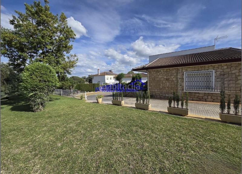 Foto fd2e4c42-eb9d-48c7-bfb9-1f5f0b6cbd05. Xalet amb piscina a Alcolea Córdoba