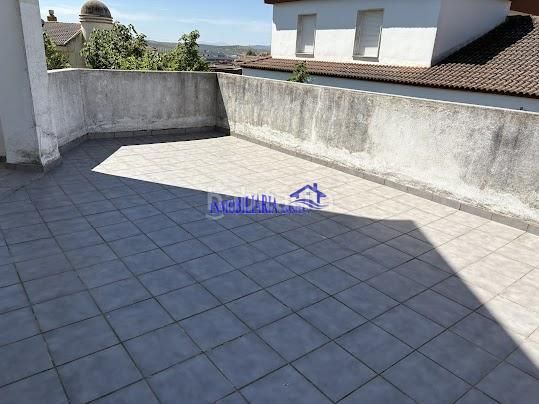 Foto 46e04f15-d257-4b01-b31f-3dcf6ab0ab75. Xalet amb aparcament piscina a Andújar