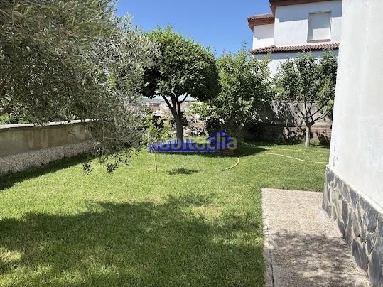 Foto bfdceb7c-dc85-4645-a71e-fef24401b4fe. Xalet amb aparcament piscina a Andújar