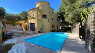 Xalet a Villamartín-Las Filipinas. Chalet independiente con piscina en orihuela costa