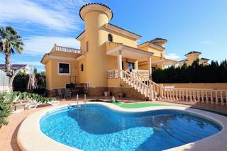 Xalet a Los Almendros. Chalet independiente con piscina privada en orihuela costa pau 2