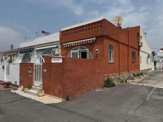 Casa adossada a Zona Carrefour - Urbanizaciones. Chalet adosado cerca de la laguna rosa de torrevieja por solo 11