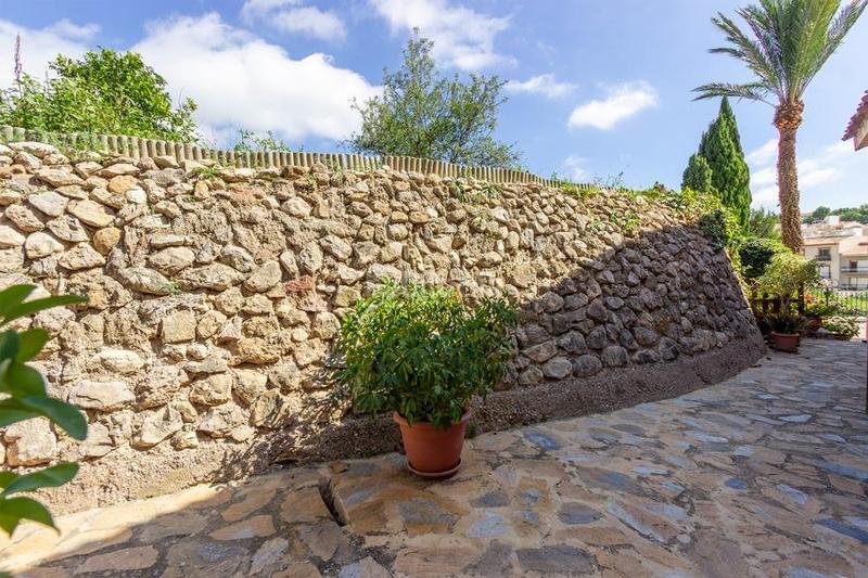 Foto 8b5ae4d1-42f4-415a-a50b-056cfb6b267a. Chalet dans calle horta de la sega 18-19 dans Finestrat pueblo Finestrat