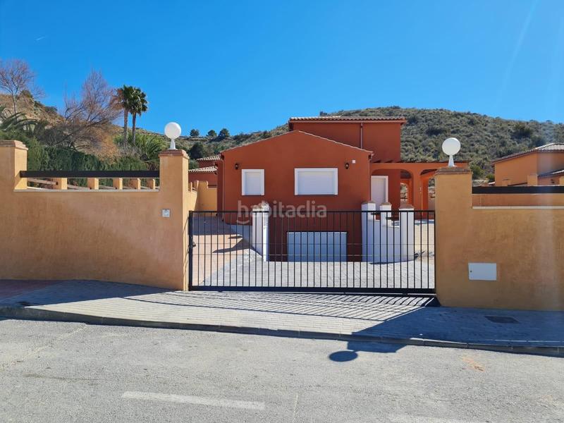 Foto 0f7cc14a-37a4-4695-9adc-ae39e9d21bb7. Xalet amb aparcament piscina a Busot