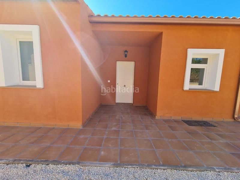 Foto dcecf4ba-3a0e-46d4-827d-8a88e4d48987. Xalet amb aparcament piscina a Busot