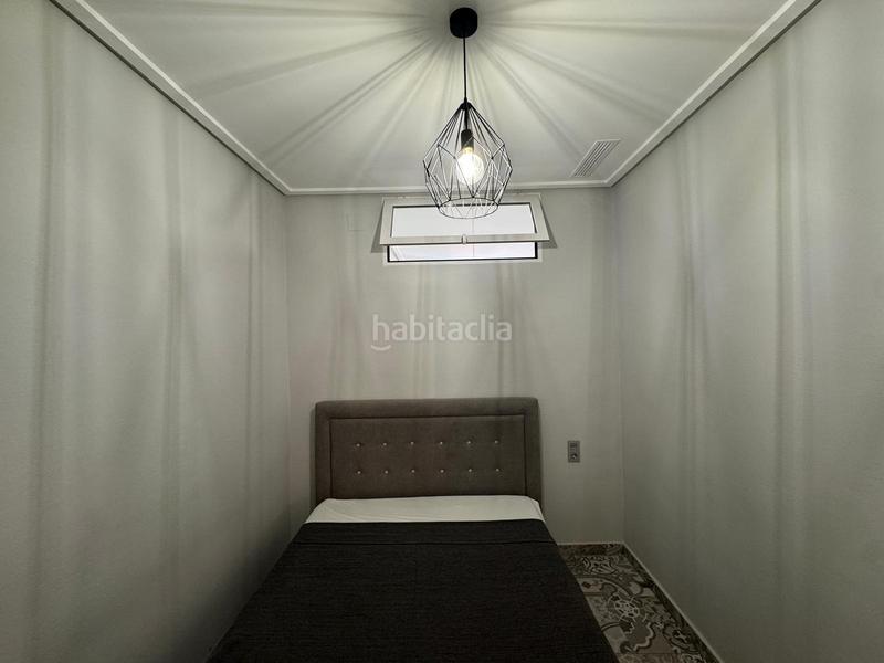 Foto 165a087f-004d-41c3-abb0-cbe30c03a7c8. Lloguer pis a Barrio del Centro Alicante