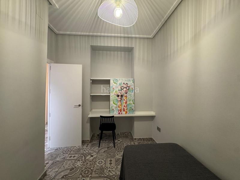 Foto 99d4b7cc-649b-47b4-9839-496fbb064850. Rent flat in Barrio del Centro Alicante