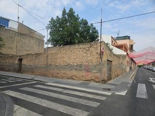 Terreno residencial en San Gabriel. Oportunidad única solar de 360m haciendo esquina en el barrio de