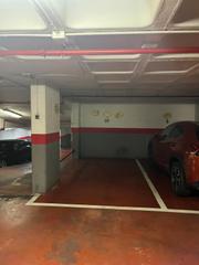 Posto auto in Calle capitan segarra 39. Se vende amplia plaza de garaje en el corazón de alicante, junto
