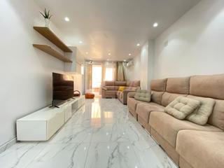 Pis en Calle de pedreguer 5. Vivienda reformada y lista para entrar a vivir en san gabriel, a