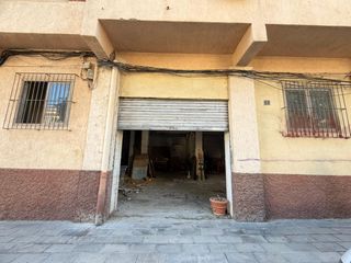 Local Comercial a Calle calle moraira 4. Local comercial de 123 m2  con gran potencial para reformar en s