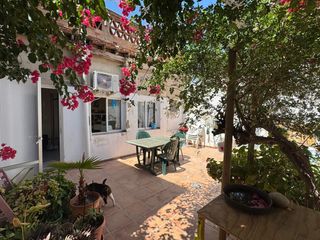 Planta baja en San Gabriel. Planta baja con gran potencial y patio de 70m2 en san gabriel