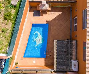 Casa adossada a Molí de Vent-La Sauleda. Casa con piscina en moli de vent