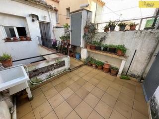 Casa adossada a Centre. Casa céntrica en palafrugell para reformar