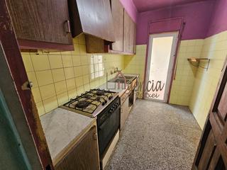 Pis a Mol de Vent-La Sauleda. Piso 80m para reformar en palafrugell