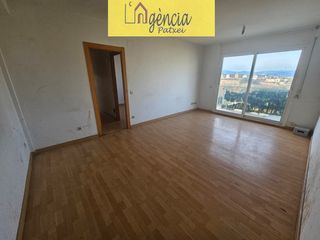 Appartamento in Bisbal d´Empordà (La). Piso de protección oficial en la bisbal dempordà con plaza de ga