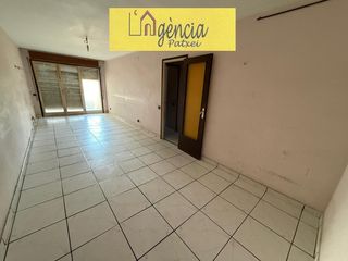 Appartement à La Punxa. Piso grande para reformar