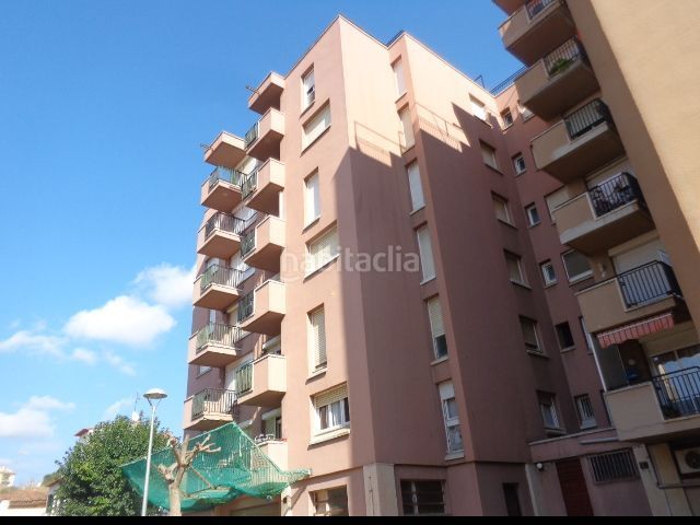 Foto ad282dbc-eb45-48d6-ad3d-dd9c34bd1ec3. Aparcament cotxe a Centre Palafrugell