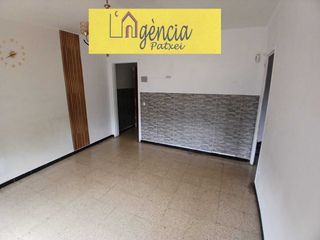 Pis a Piverd-Vila-Seca-Bruguerol. Piso a subasta para reformar en palafrugell  zona san martín
