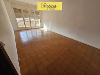 Etagenwohnung in Bisbal d´Empordà (La). Piso 86m a subasta para reformar en la bisbal dempordà