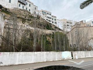 Terrain résidentiel à Moll de ponent 67. Parcelas en venta, frente al muelle comercial de mahon.