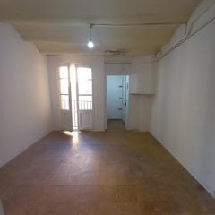 Appartement  Carrer de l'hospital. Amplio piso de 91m2+21m2 de terraza