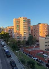 Pis  Carrer d'hipólito lázaro. Piso de 61m2 en badalona