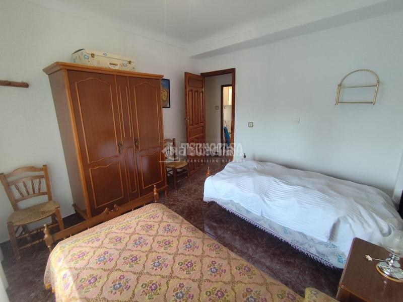 Foto 027cf9c1-bfb2-4336-afcd-d9cb7a327796. Casa pareada casa en venta en Valdepeñas de Jaén