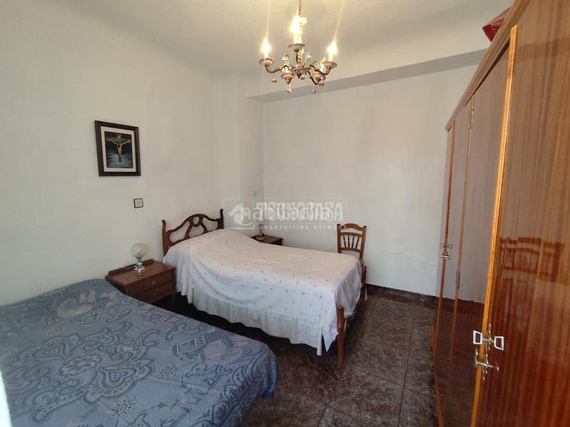 Foto 70e7a50f-7180-4c5a-9d8c-d5d380a100e8. Casa pareada casa en venta en Valdepeñas de Jaén