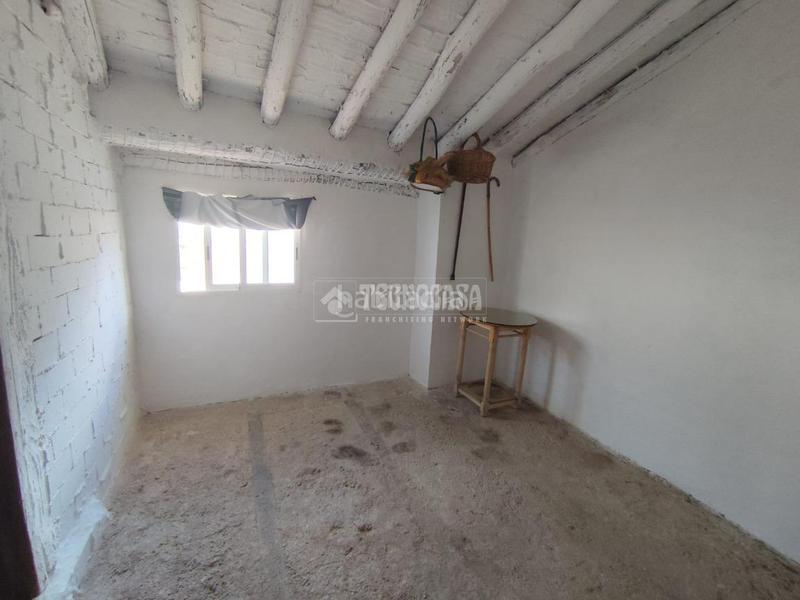 Foto bf09952e-e301-48e2-bb7a-b786922c6e7a. Casa pareada casa en venta en Valdepeñas de Jaén