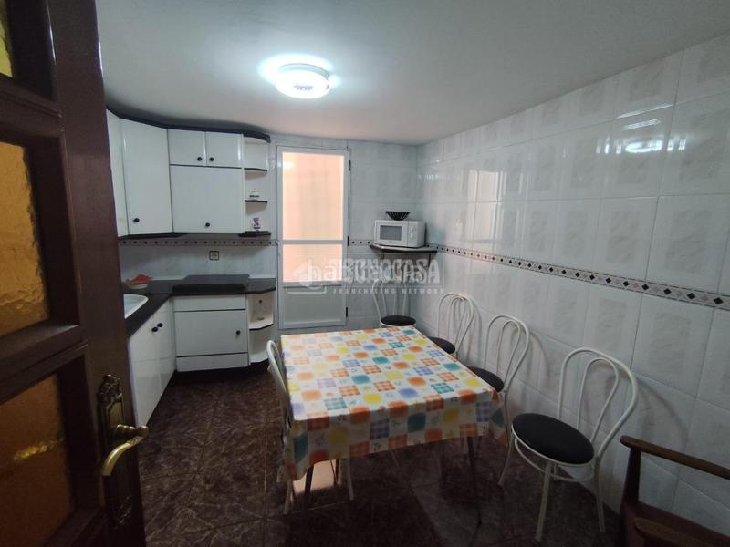 Foto f24c0e9f-3e60-476c-8f14-551ed2285a74. Casa pareada casa en venta en Valdepeñas de Jaén