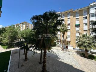 Pis a El Valle - Universidad. Piso en venta en jaén