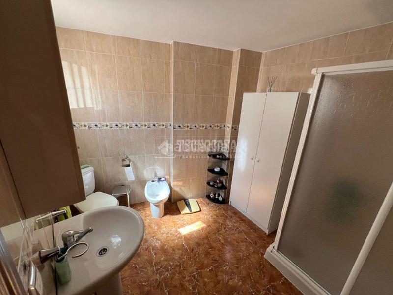 Foto 01db8ab7-fc92-4ff8-98a7-6e22262fd17e. Casa pareada casa en venta en Ctra. Circunvalación - La Magdalena Jaén