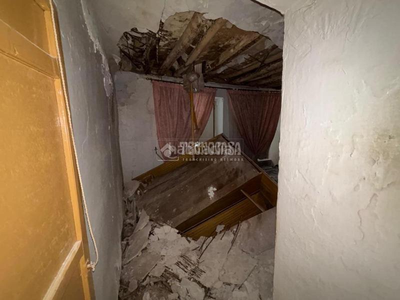 Foto 8f1b9a4b-84df-46cb-b496-7f7c60fca138. Casa bifamiliare in Ctra. Circunvalación - La Magdalena Jaén