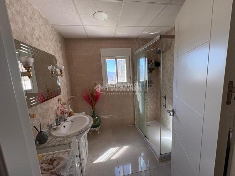 Foto 0583e397-e30f-4e35-a20b-e8be02ac9bd6. Casa bifamiliare con piscina in Pegalajar