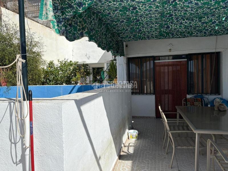 Foto b45b8a47-4abd-411f-9e10-d1742516e48f. Casa bifamiliare con piscina in Pegalajar