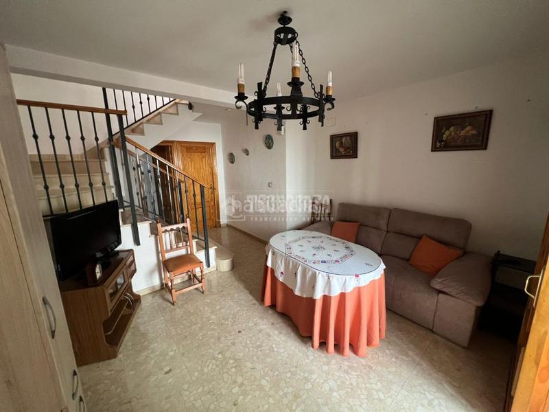 Foto e990cfca-5977-4733-90e7-454cc9a46ad1. Casa pareada casa en venta en Ctra. Circunvalación - La Magdalena Jaén