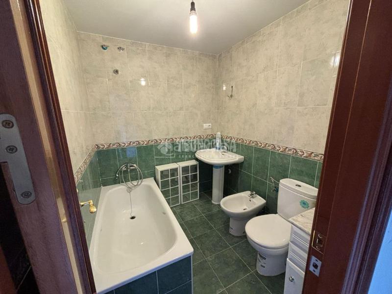 Foto 3020d830-87ca-4915-bbf5-28f99370105c. Flat with parking in Ctra. Circunvalación - La Magdalena Jaén