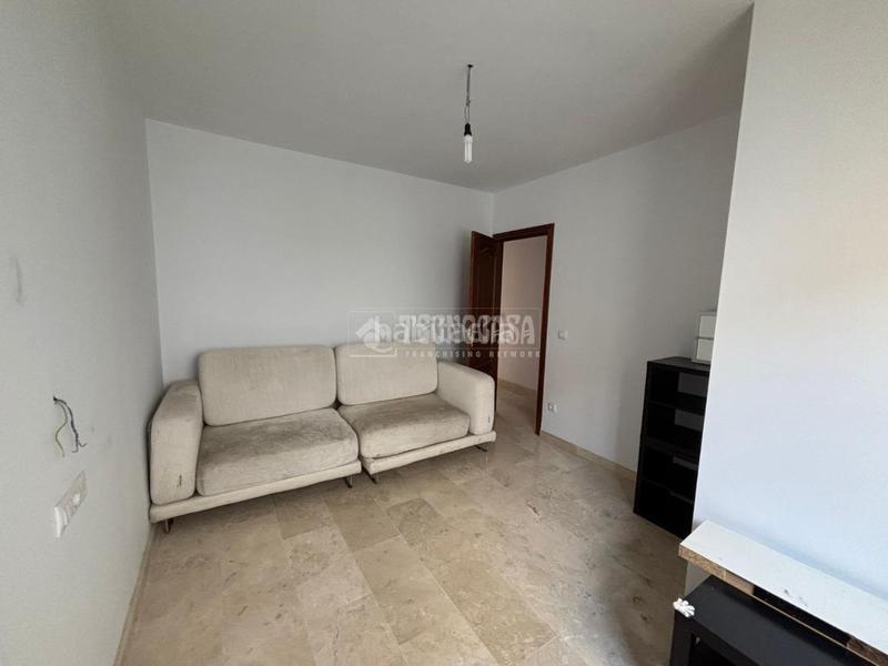 Foto ab0ca3d1-b7c8-4c79-8ff6-e3540aef6ea3. Flat with parking in Ctra. Circunvalación - La Magdalena Jaén
