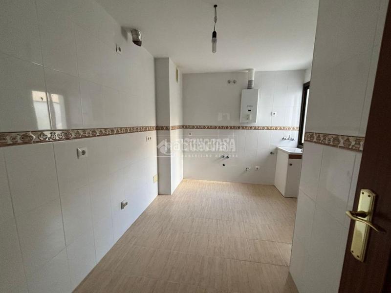 Foto cdcda589-301e-4911-85da-f1d1ab940a16. Flat with parking in Ctra. Circunvalación - La Magdalena Jaén